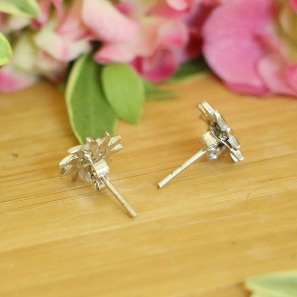 925 Sterling Silver with Cubic Zirconia Stones - Picture 6 of 7